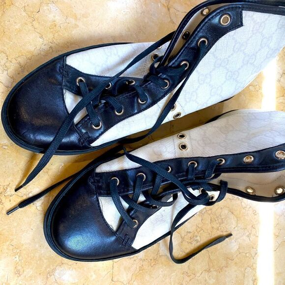 GUCCI Black and white logo boot -size 10.5 - Picture 1 of 10